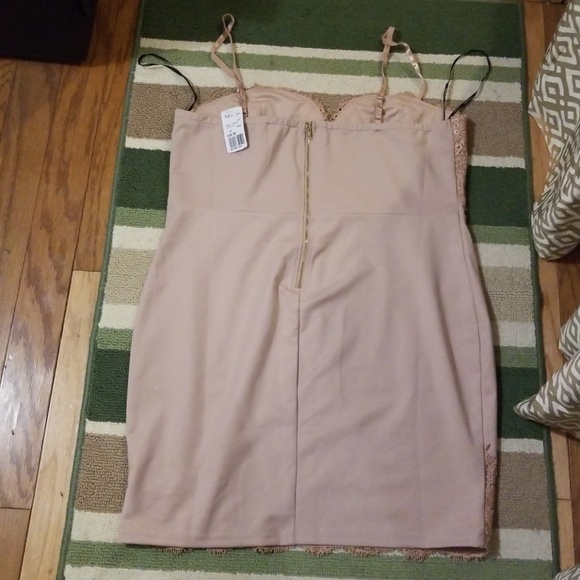 Bodycon dress - Picture 2 of 4